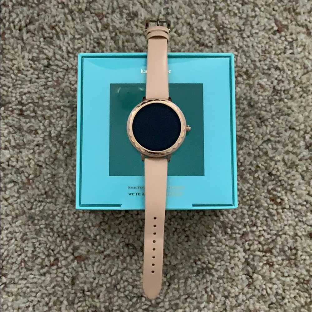 Kate Spade Scallop Smartwatch